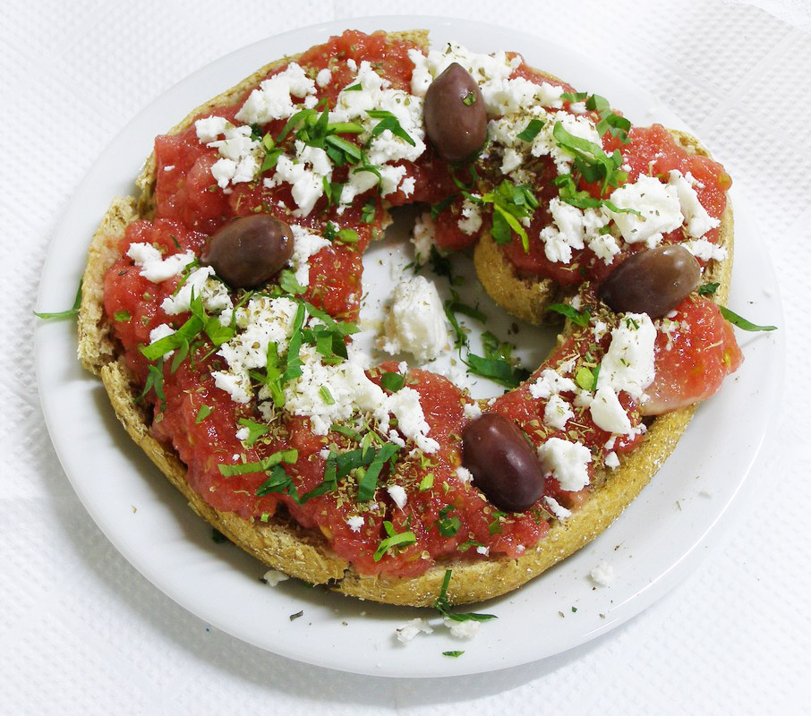 Food & wine experience — Cretan meze, market tastings and harbour lunch for cruise passengers